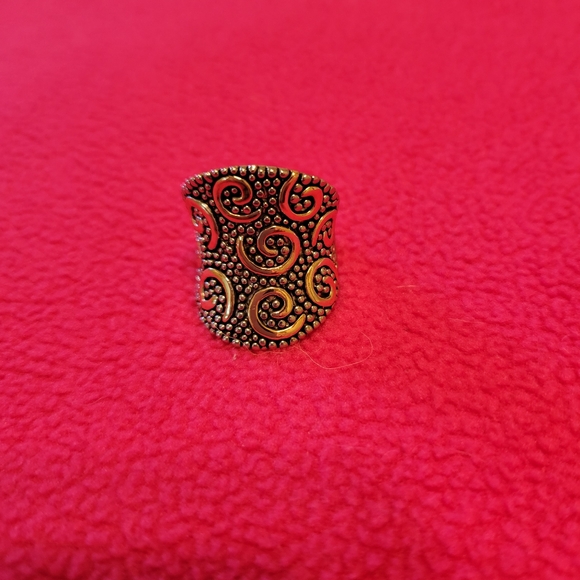 Silver with gold trim ring - Picture 2 of 2